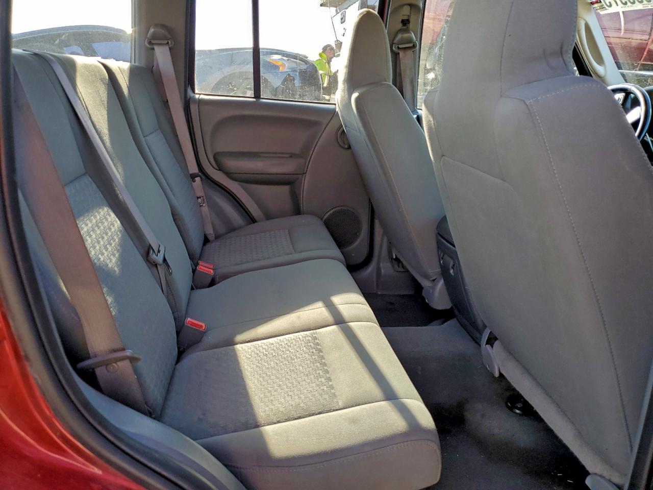 2005 JEEP LIBERTY SPORT photo 11