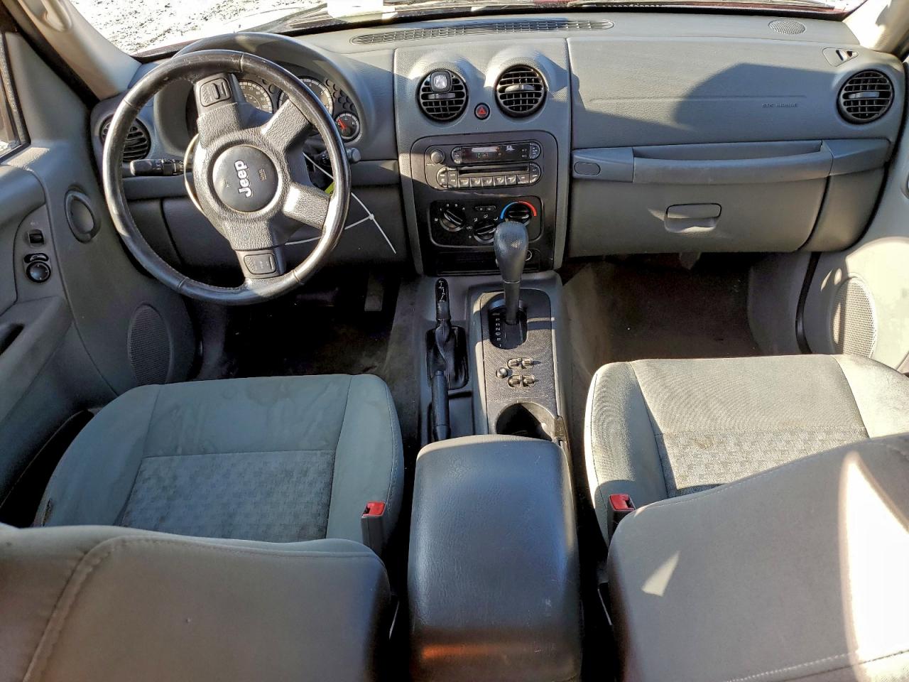 2005 JEEP LIBERTY SPORT photo 8