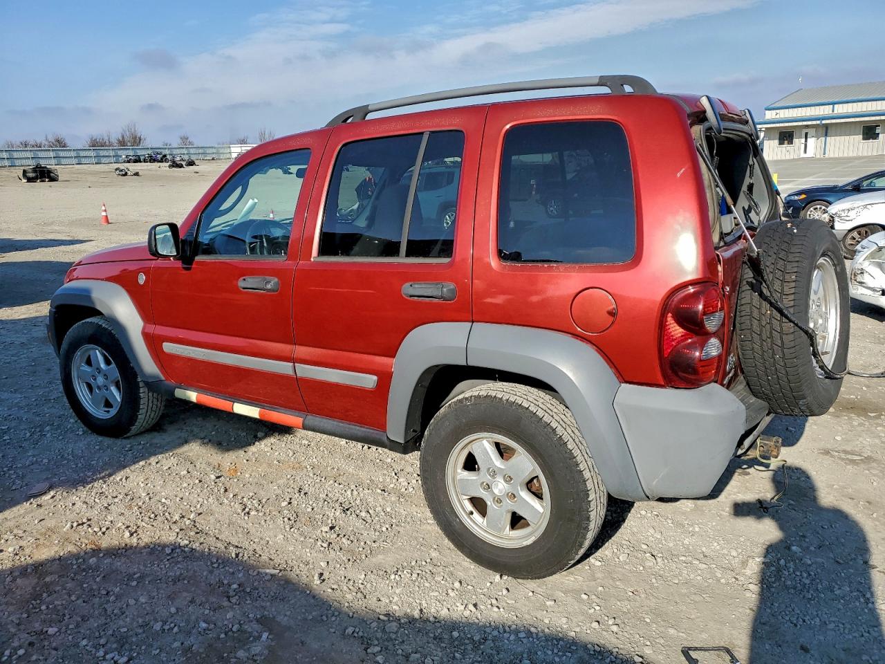 2005 JEEP LIBERTY SPORT photo 2