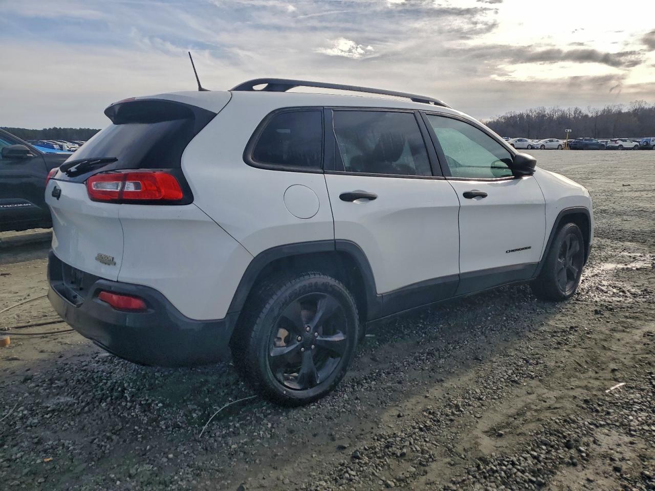 2017 JEEP CHEROKEE SPORT photo 3