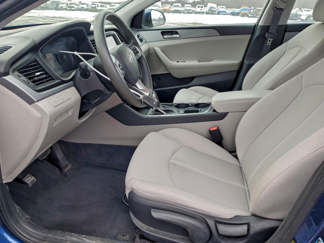 2018 HYUNDAI SONATA SE photo 13