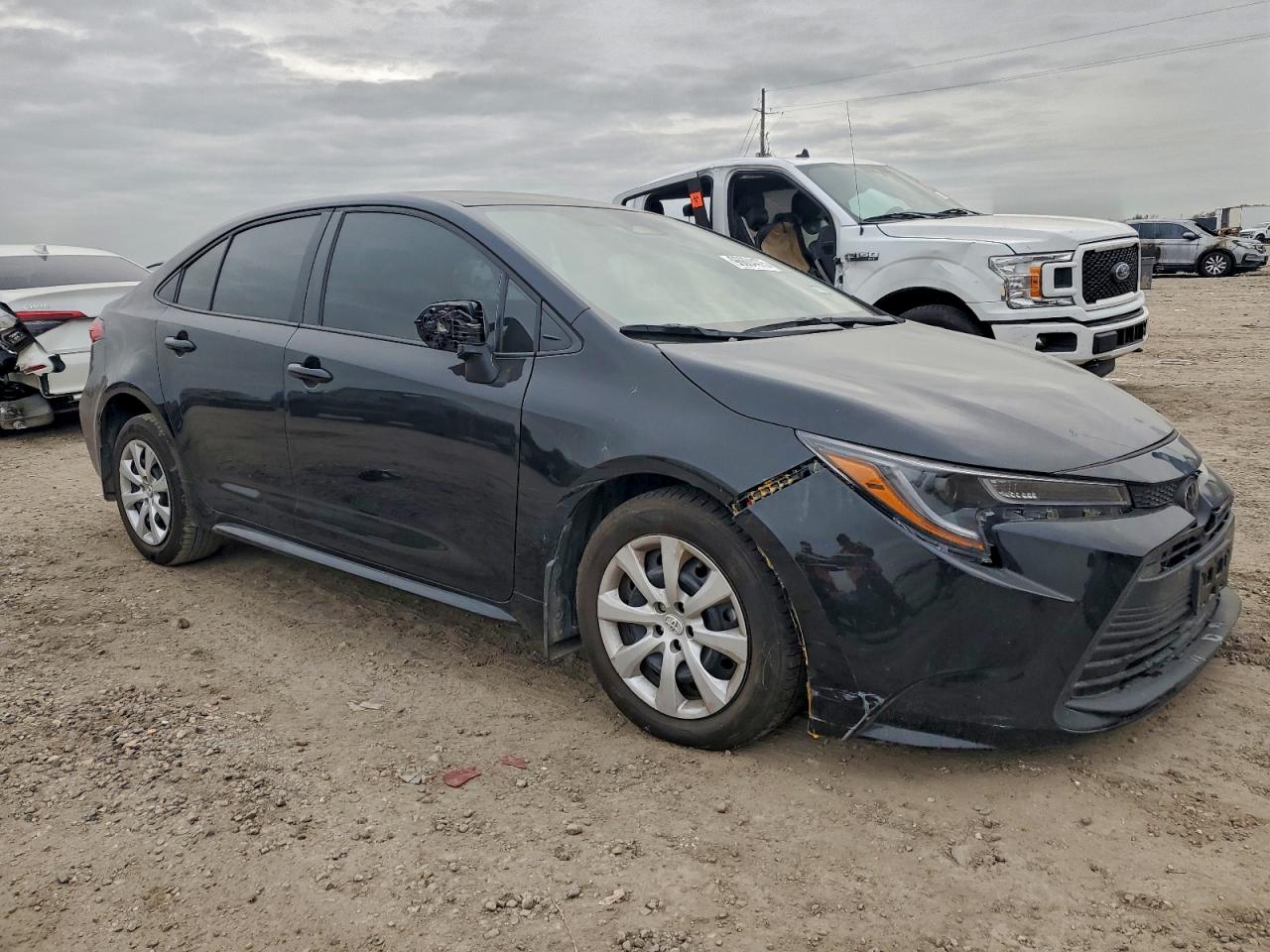 2025 TOYOTA COROLLA LE photo 4