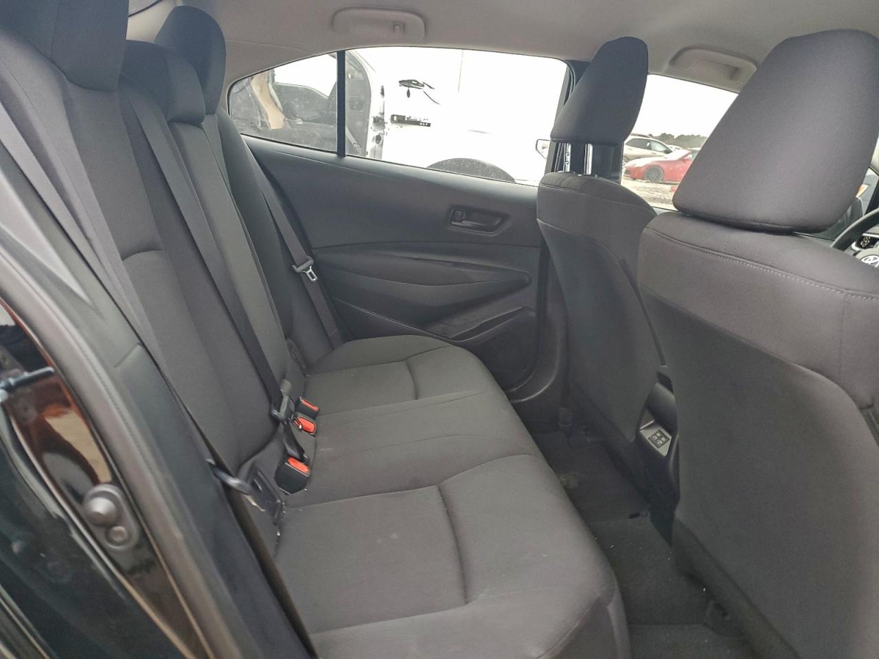 2025 TOYOTA COROLLA LE photo 10