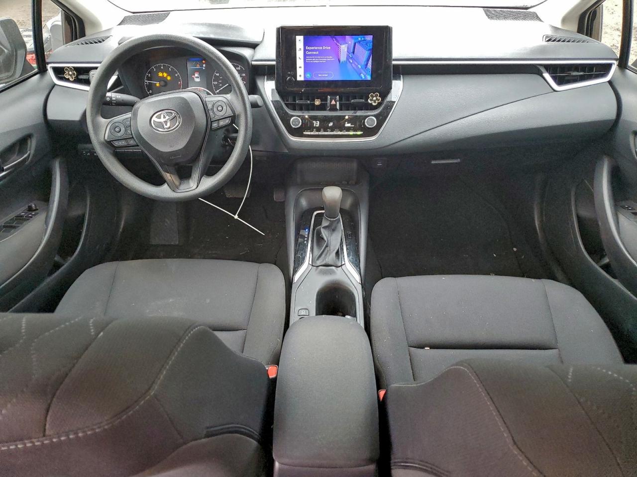 2025 TOYOTA COROLLA LE photo 8