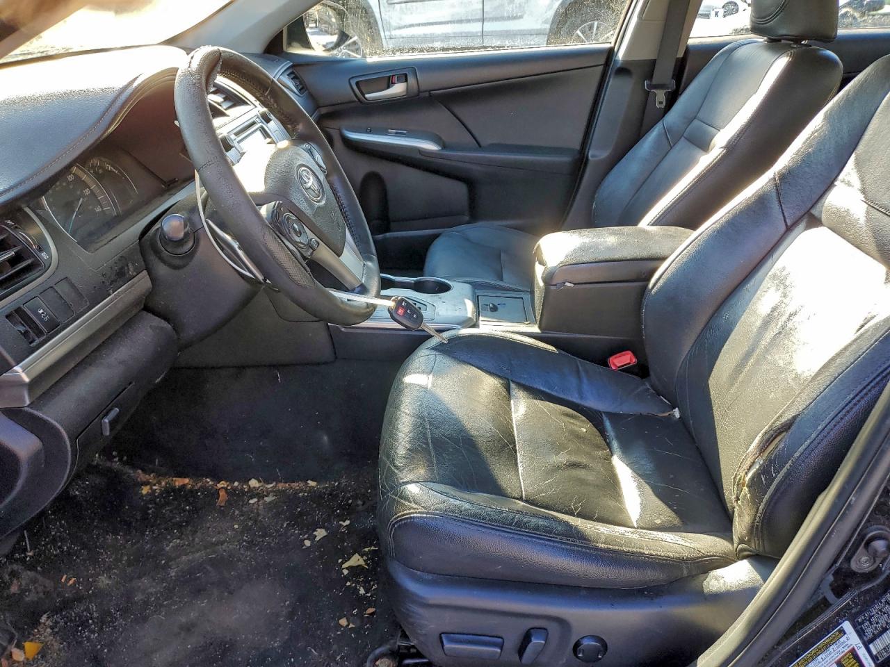 2014 TOYOTA CAMRY L photo 7