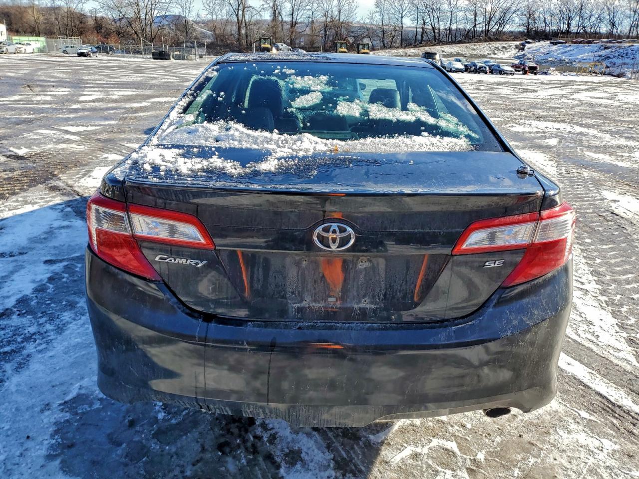2014 TOYOTA CAMRY L photo 6