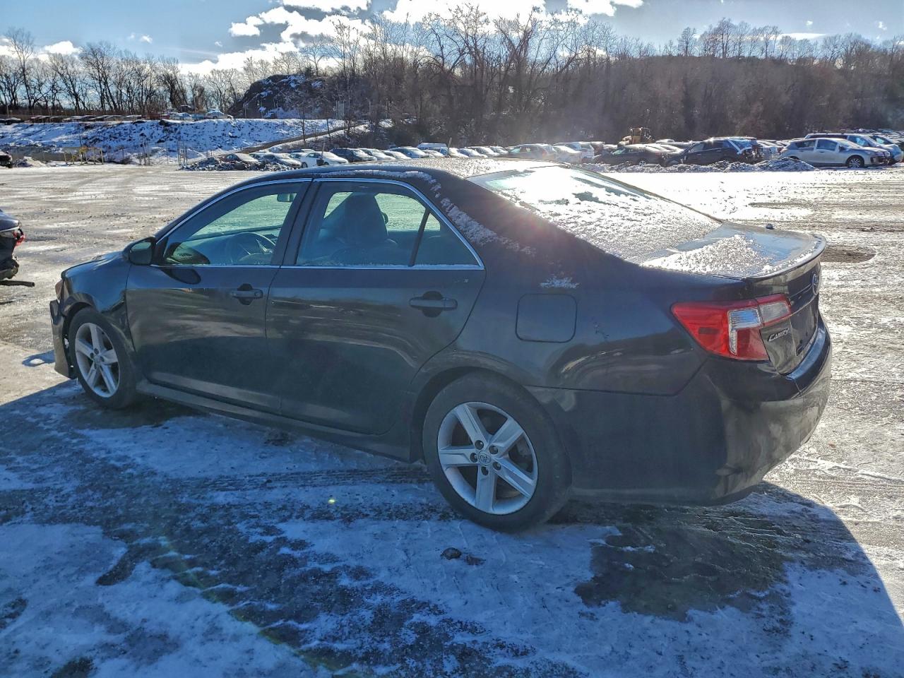 2014 TOYOTA CAMRY L photo 2