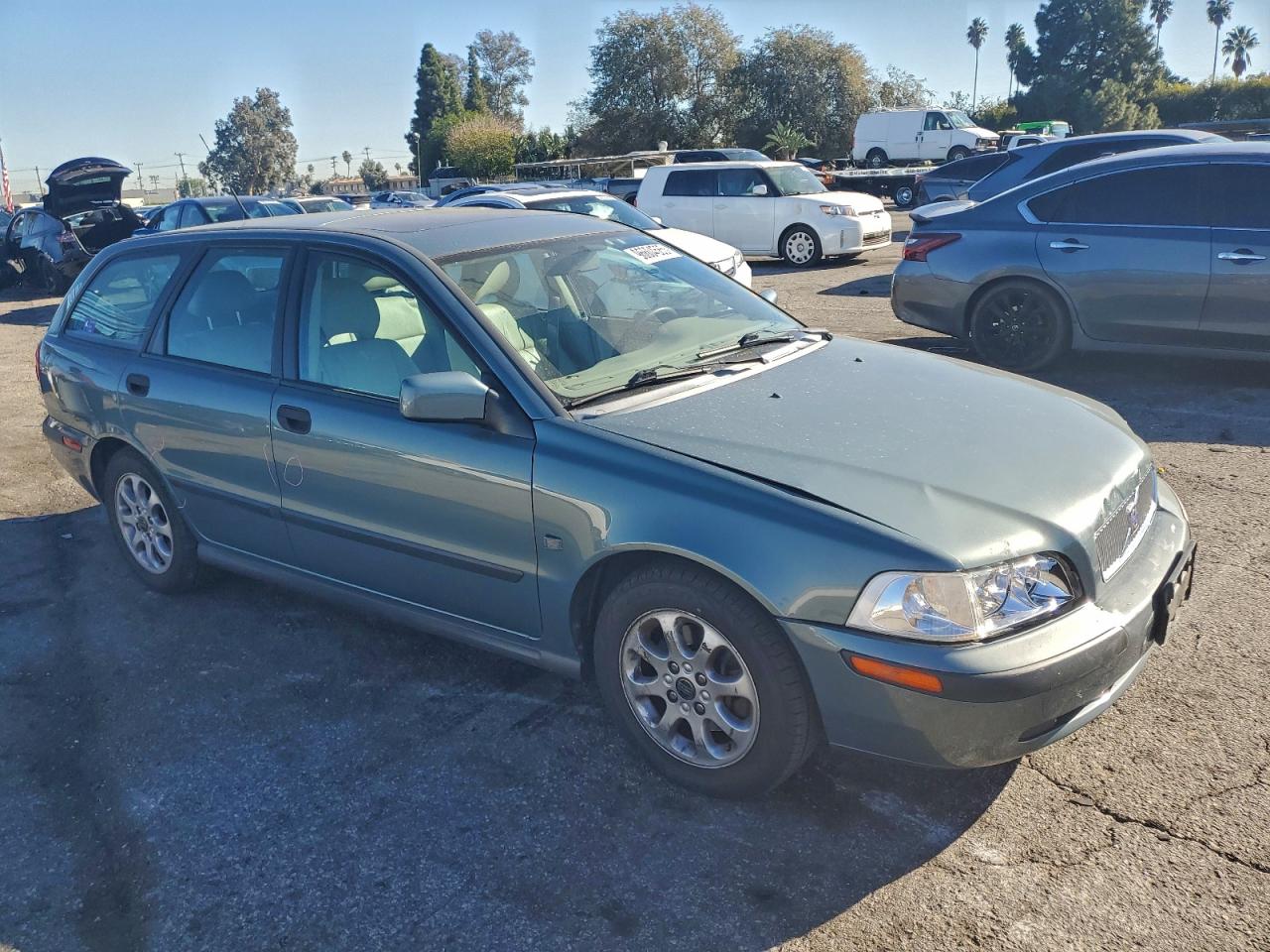 2002 VOLVO V40 1.9T photo 4