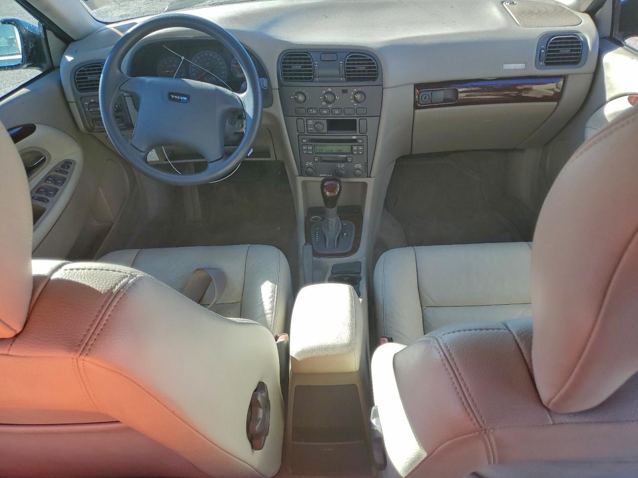 2002 VOLVO V40 1.9T photo 8