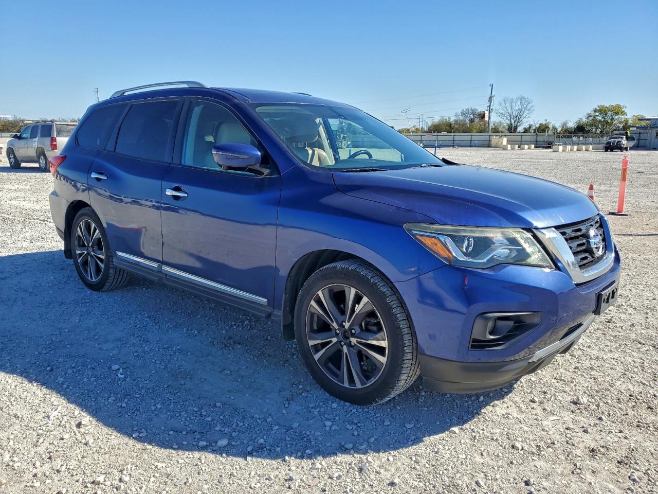 2017 NISSAN PATHFINDER S photo 4