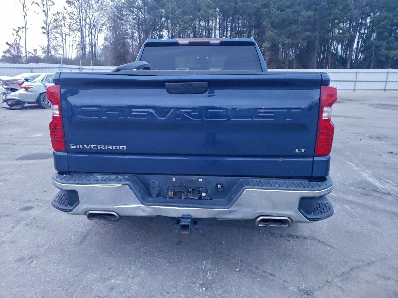 2019 CHEVROLET SILVERADO K1500 LT photo 6