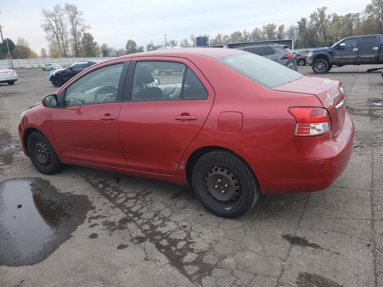 2012 TOYOTA YARIS photo 2