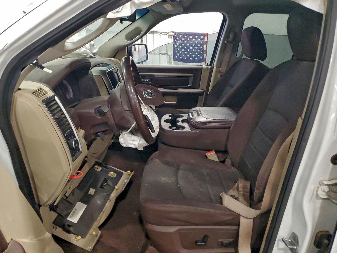 2014 RAM 1500 SLT photo 7