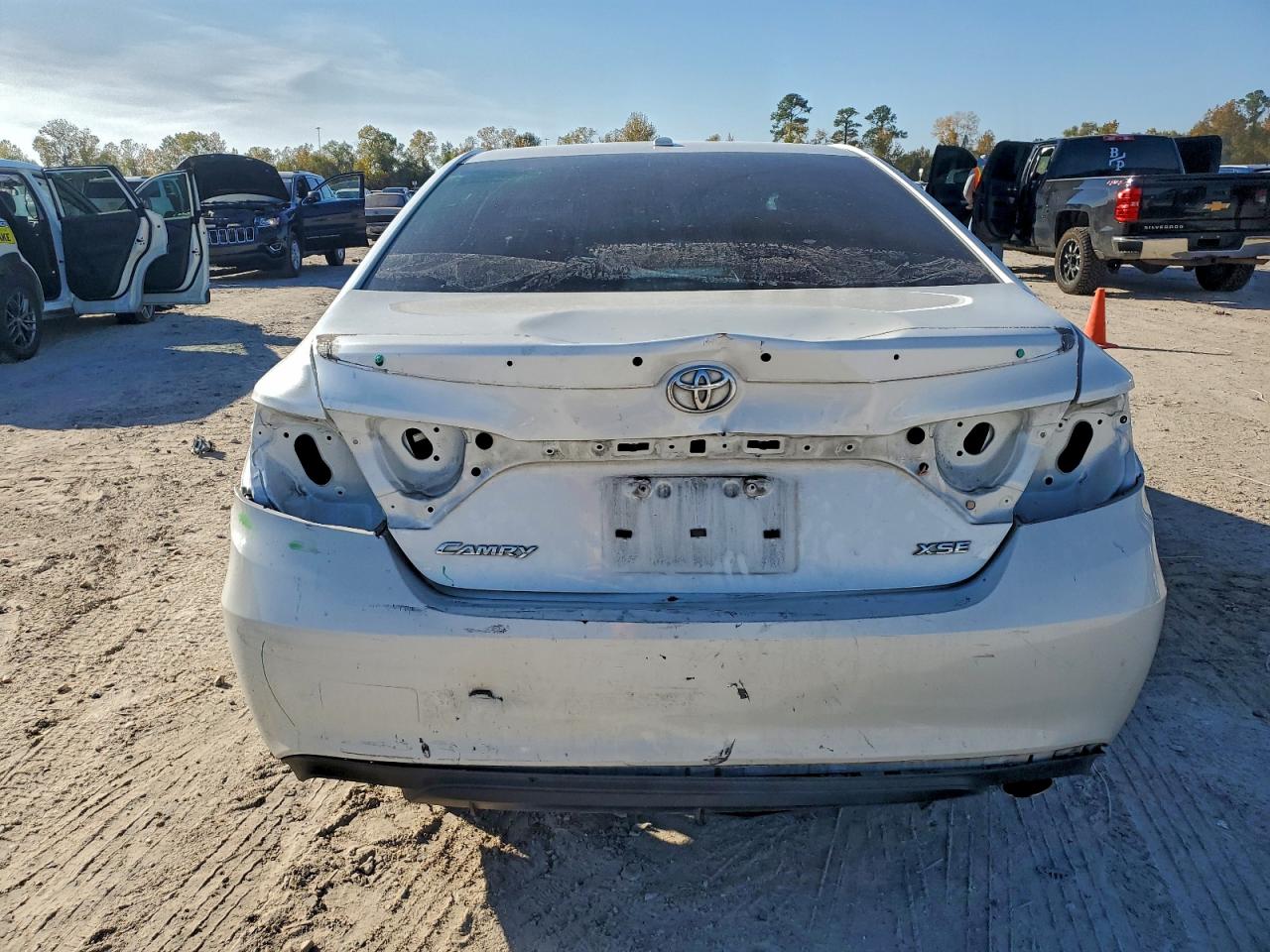 2017 TOYOTA CAMRY LE photo 6