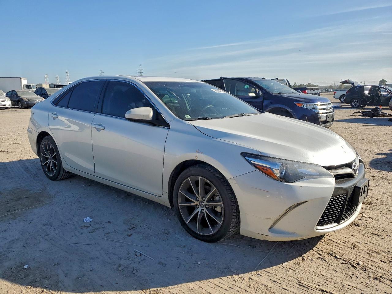 2017 TOYOTA CAMRY LE photo 4