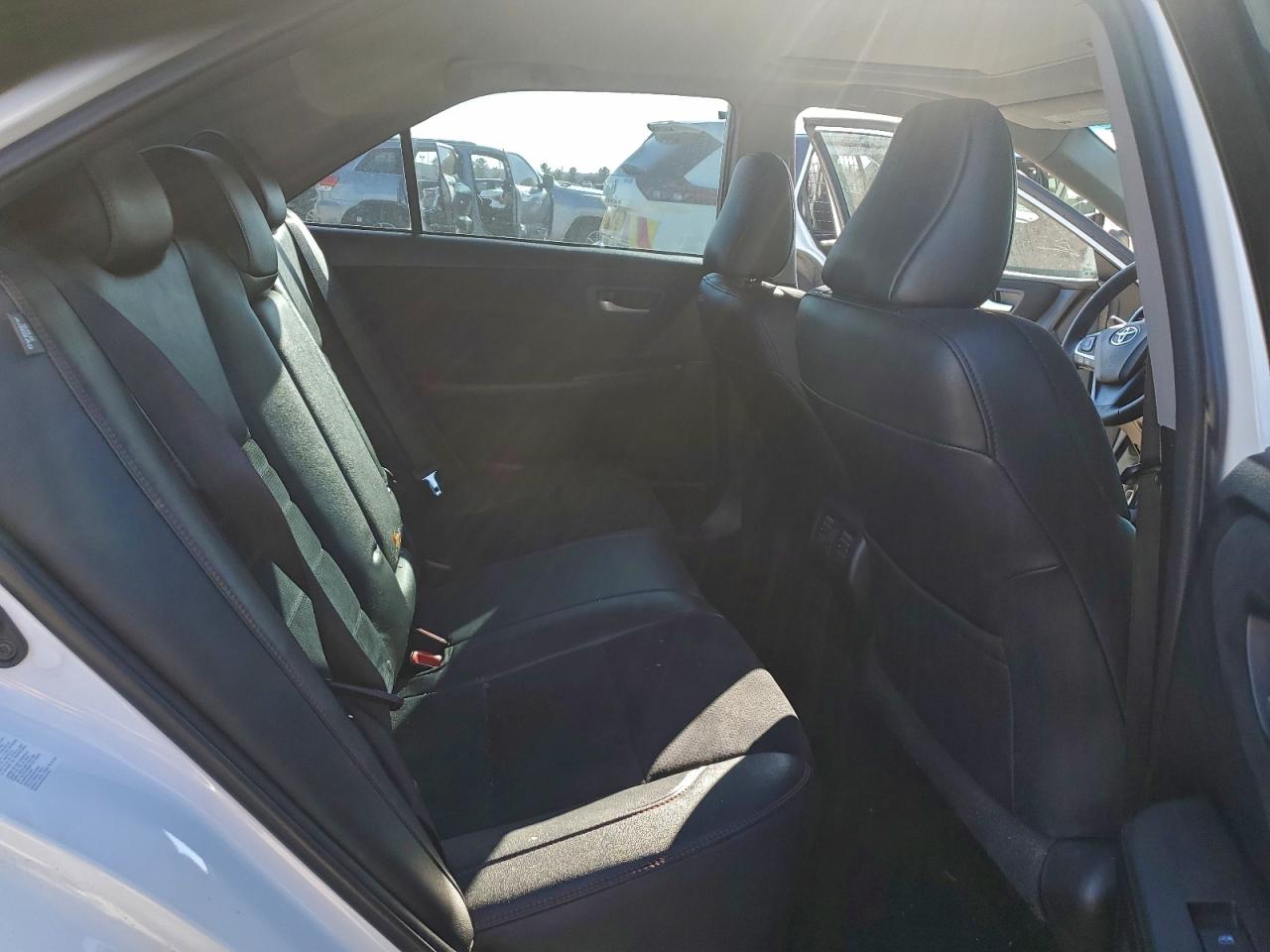 2017 TOYOTA CAMRY LE photo 10