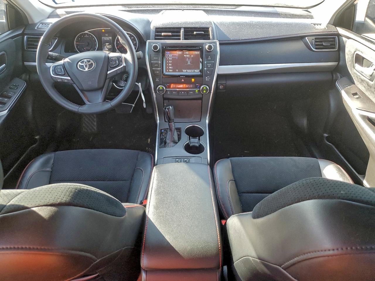 2017 TOYOTA CAMRY LE photo 8