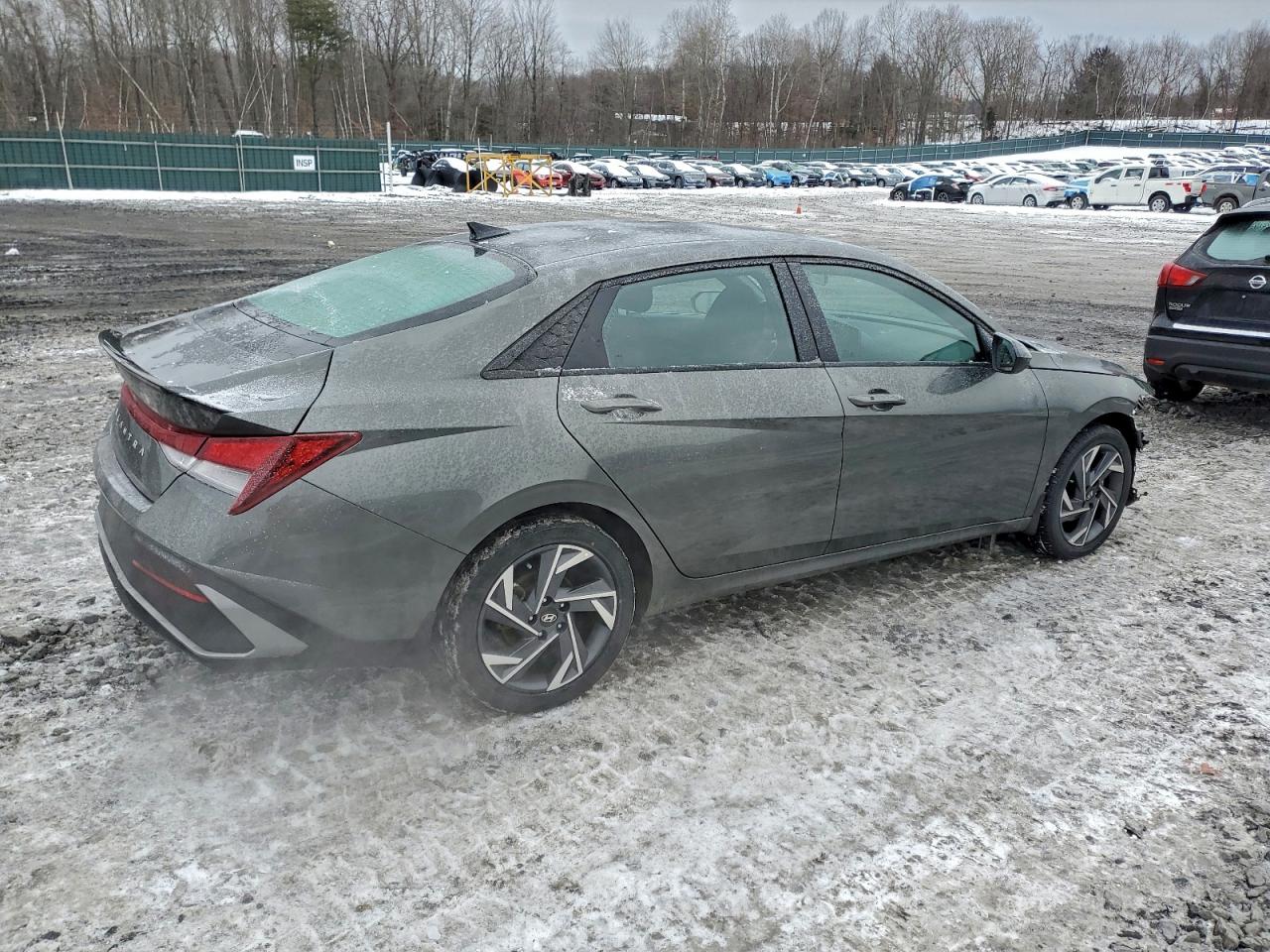 2025 HYUNDAI ELANTRA SEL SPORT photo 3