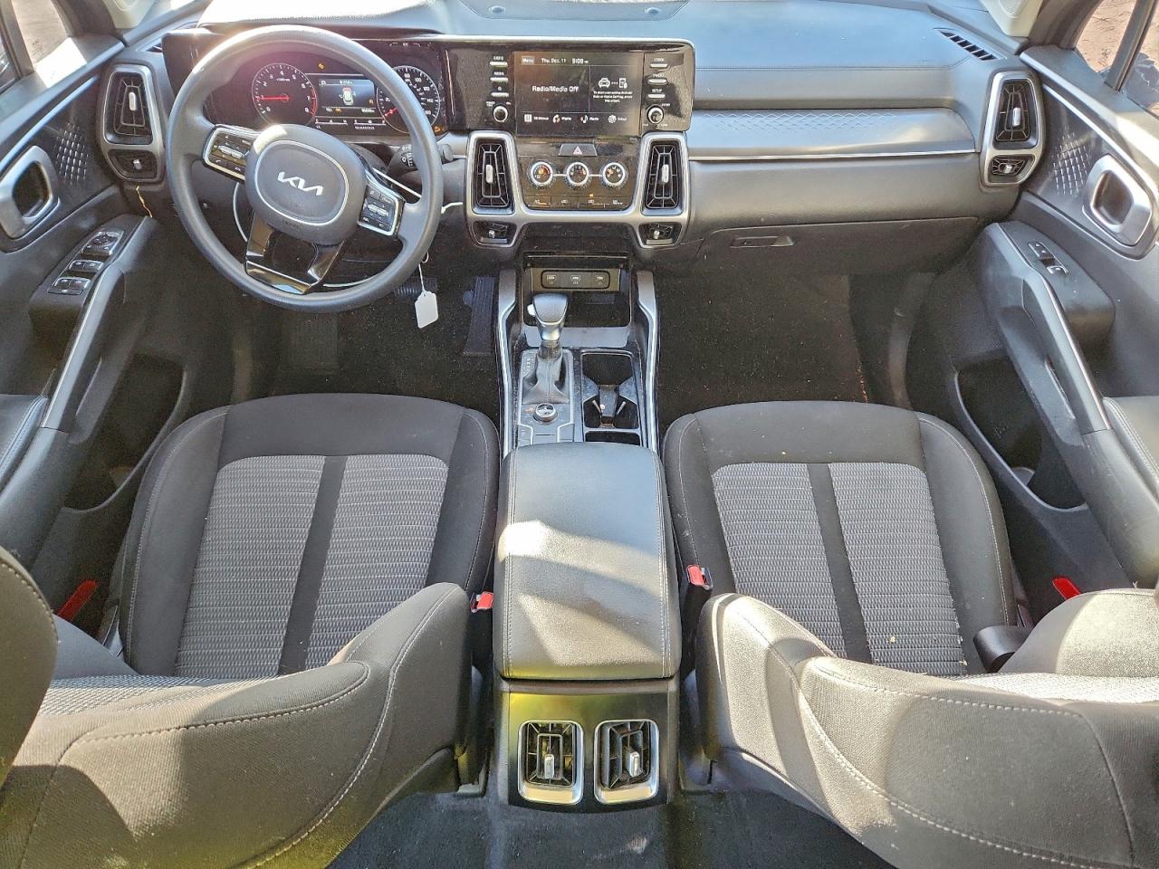 2022 KIA SORENTO LX photo 8