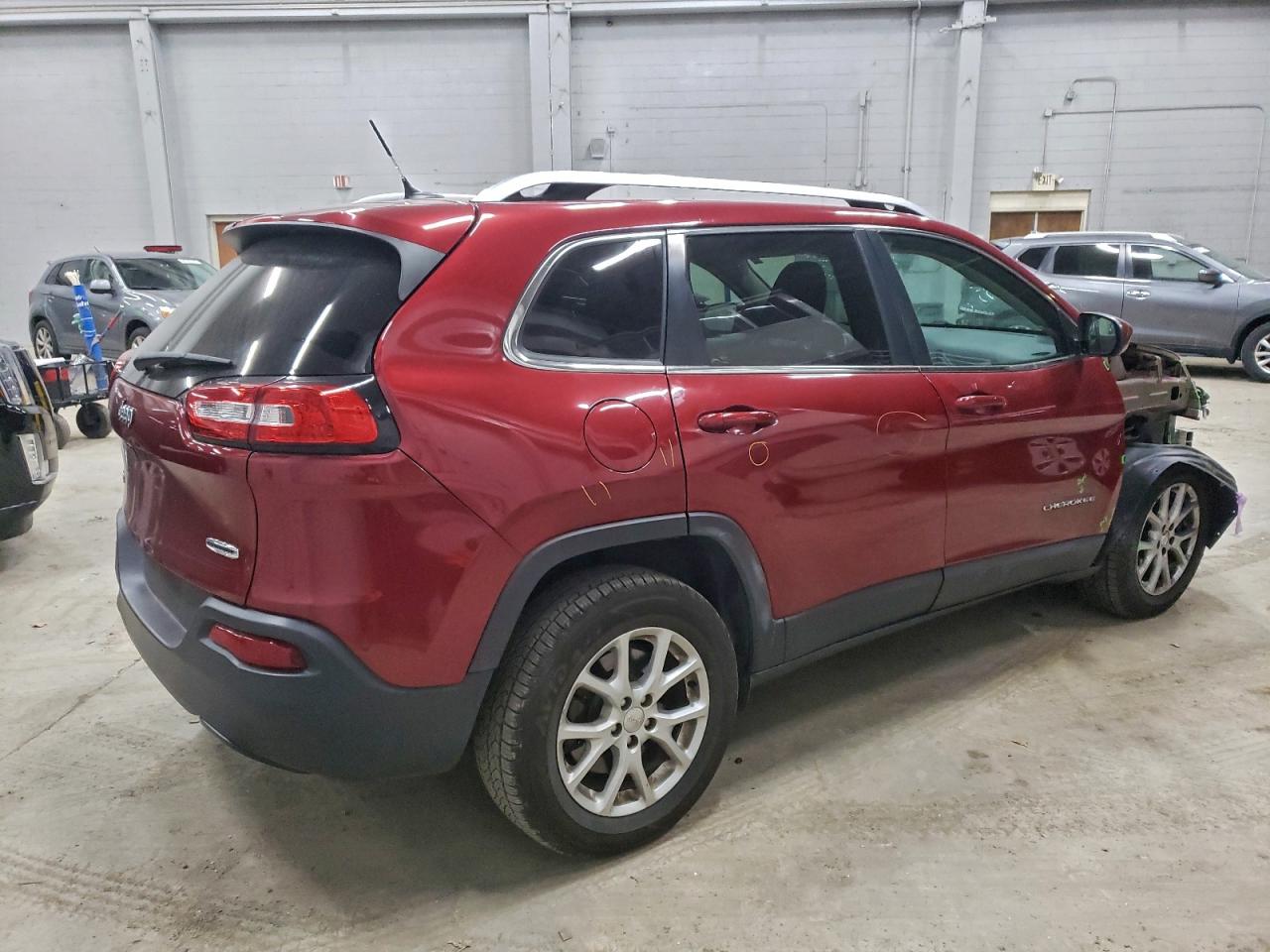 2015 JEEP CHEROKEE LATITUDE photo 3