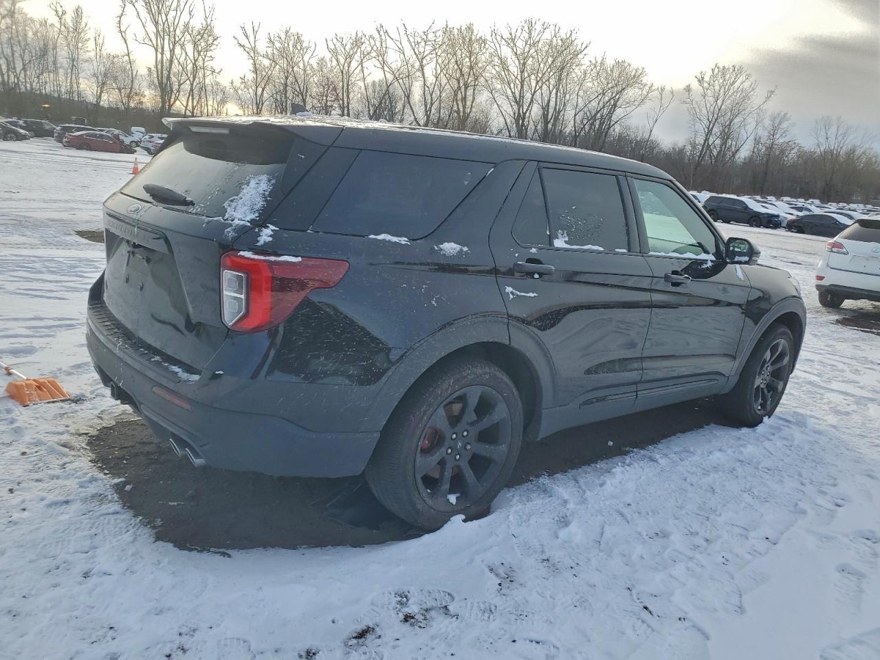2021 FORD EXPLORER ST photo 3