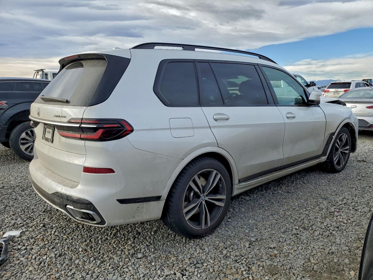 2023 BMW X7 XDRIVE40I photo 3