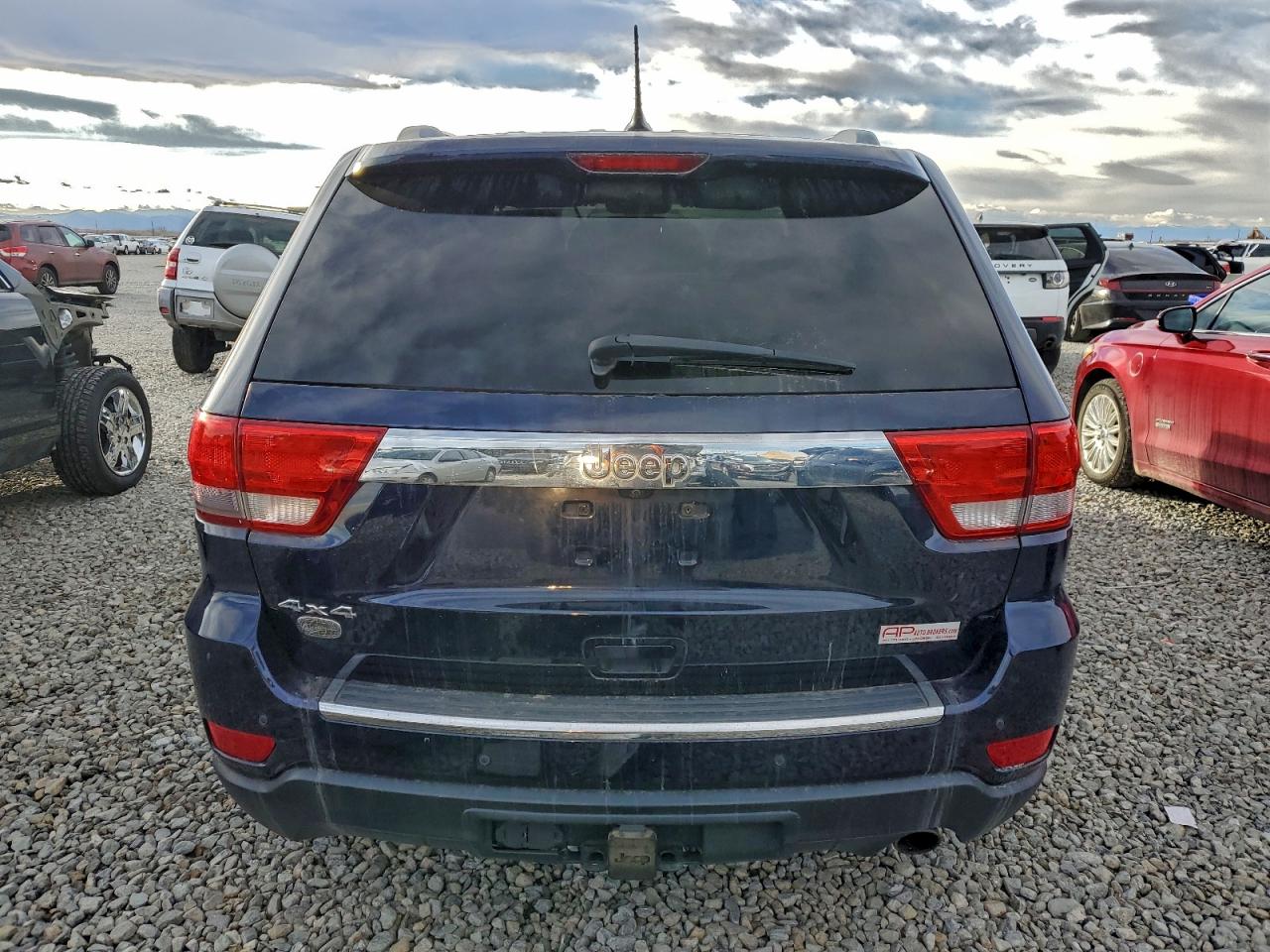 2012 JEEP GRAND CHEROKEE OVERLAND photo 6