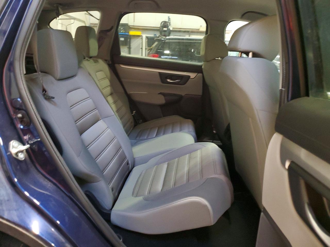 2017 HONDA CR-V LX photo 11