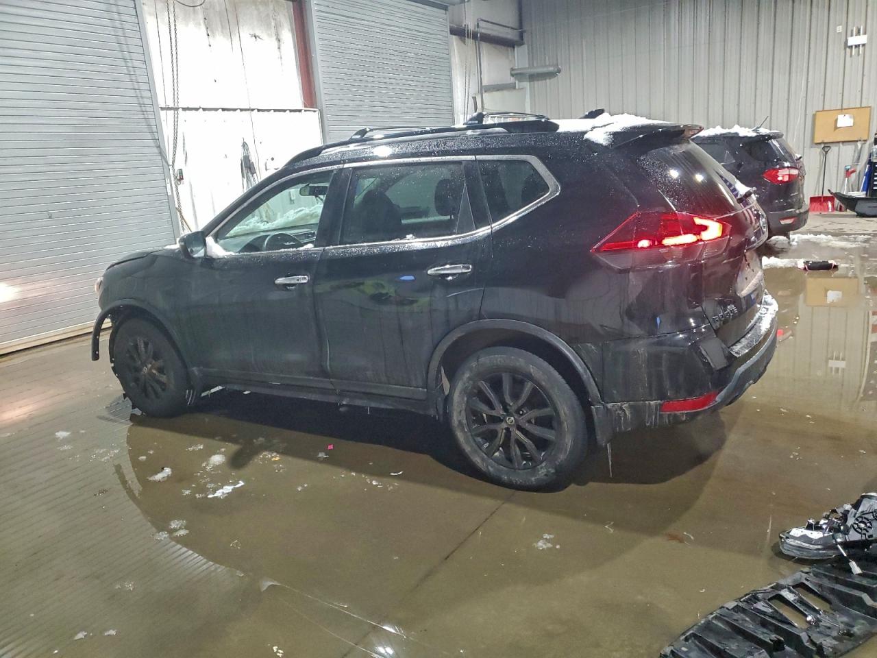 2018 NISSAN ROGUE SV photo 2