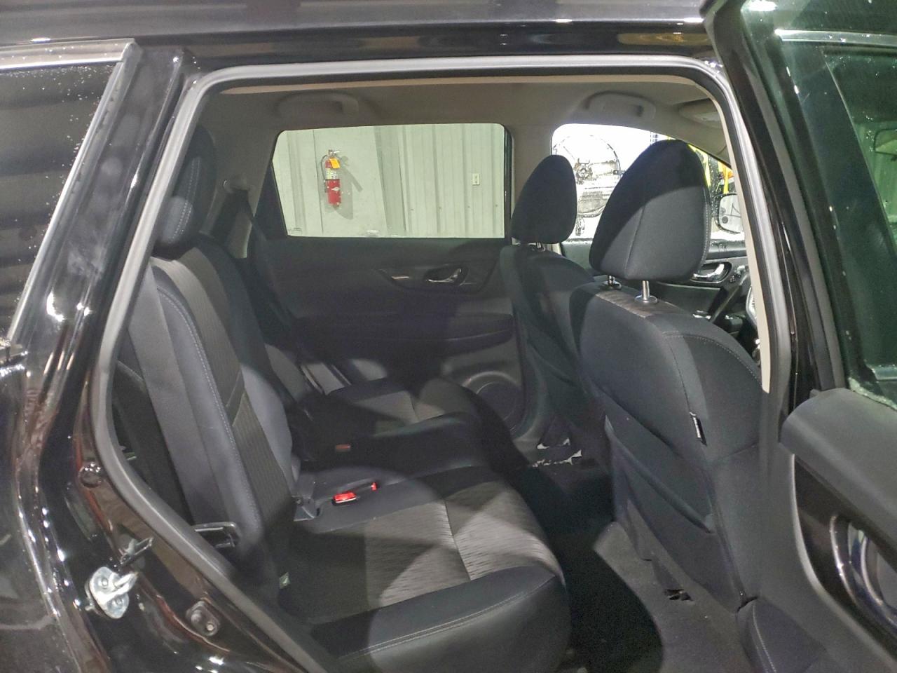 2018 NISSAN ROGUE SV photo 11