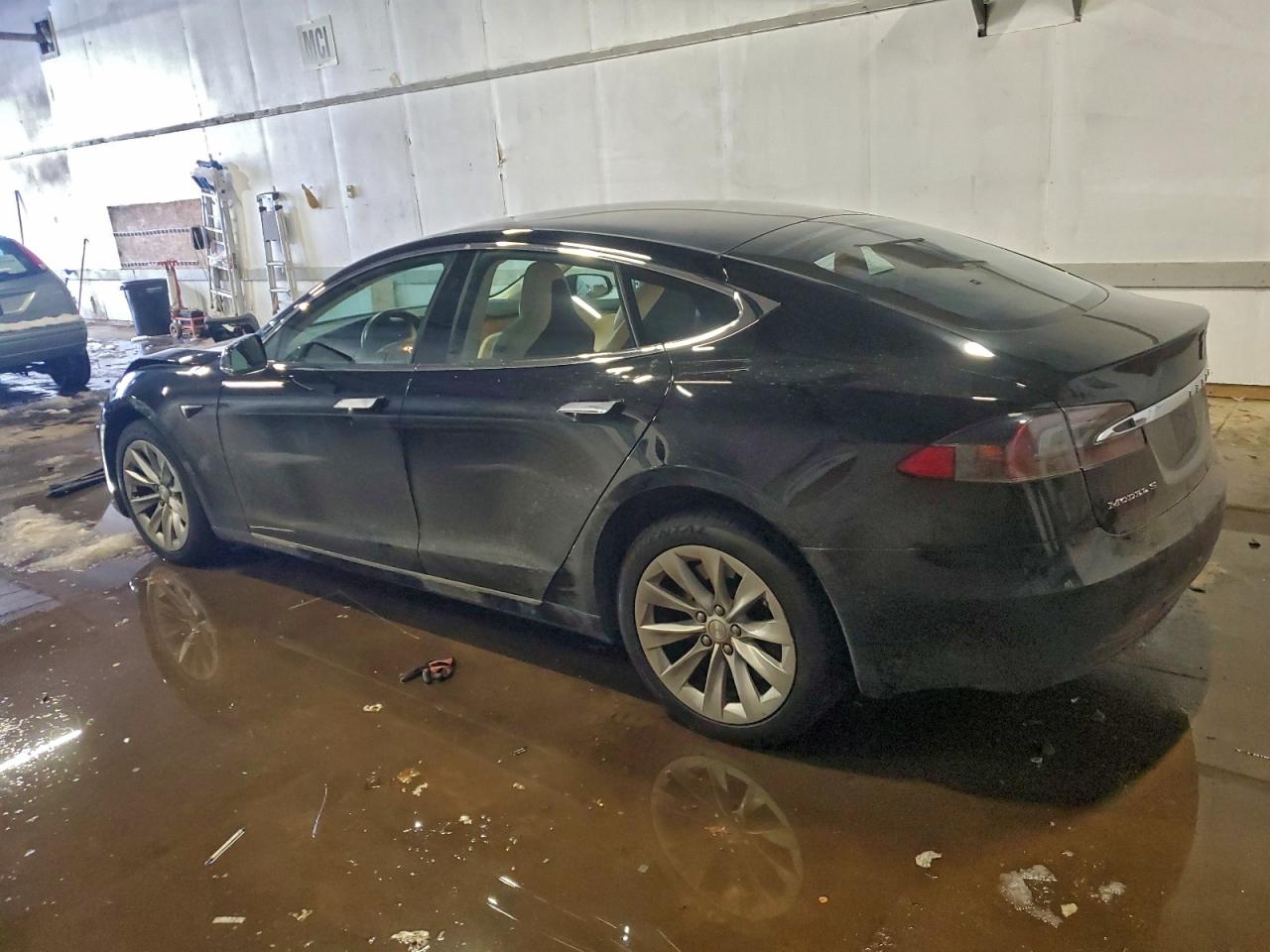2018 TESLA MODEL S photo 2