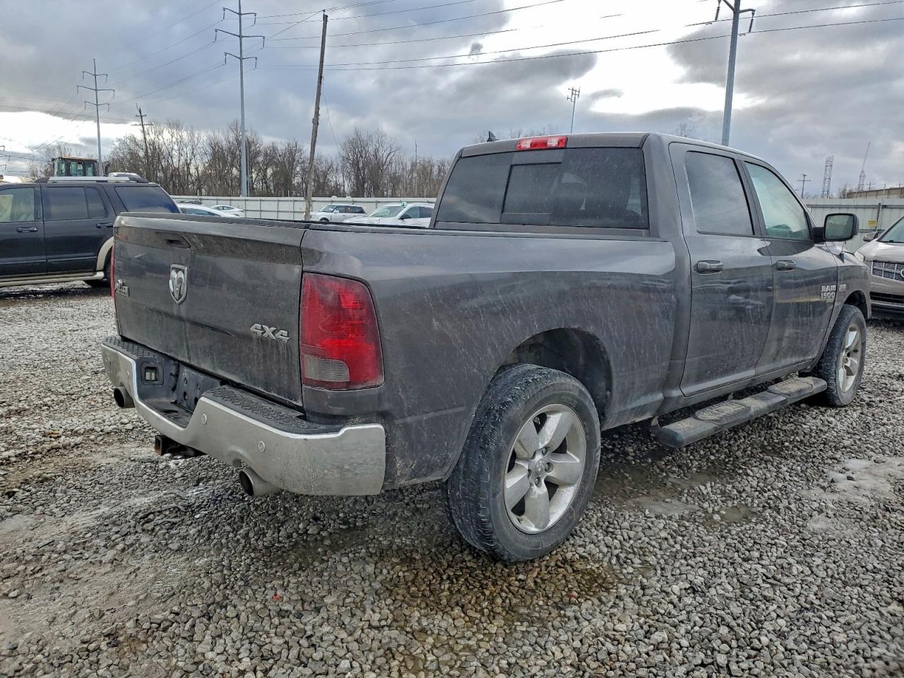 2019 RAM 1500 CLASSIC SLT photo 3