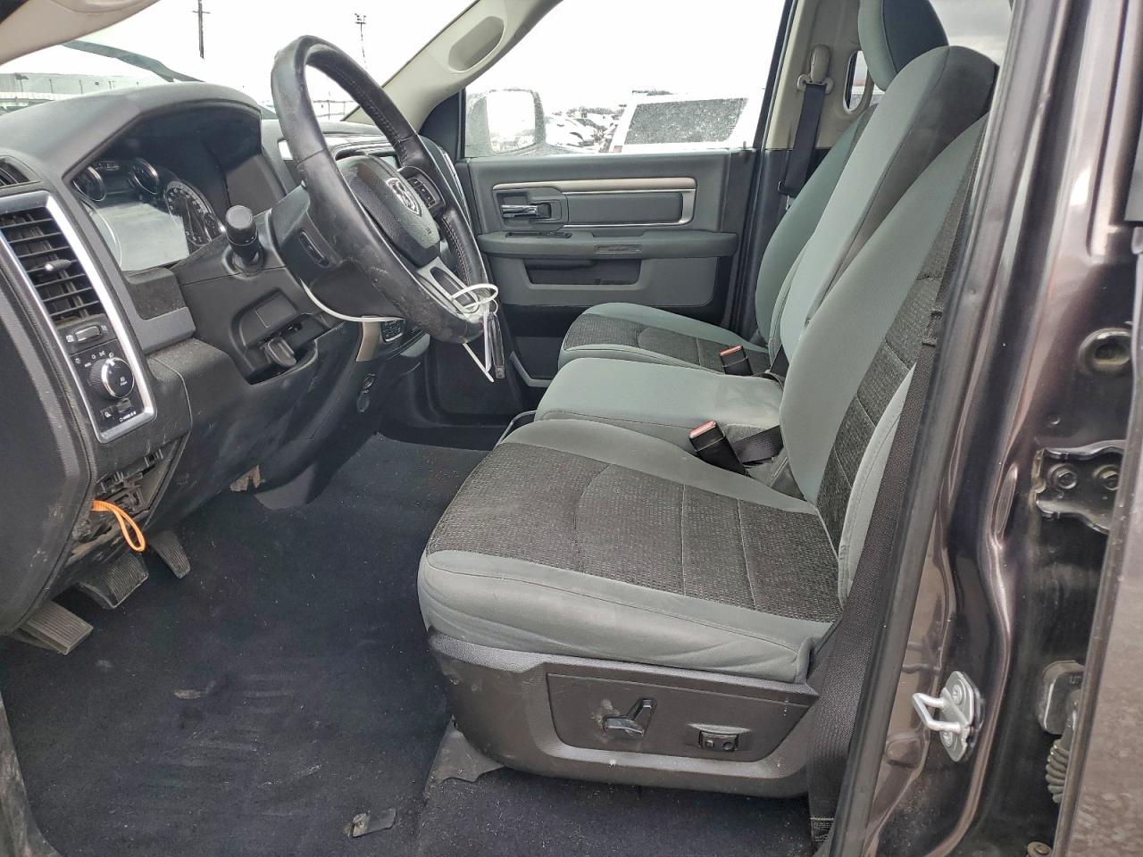2019 RAM 1500 CLASSIC SLT photo 7