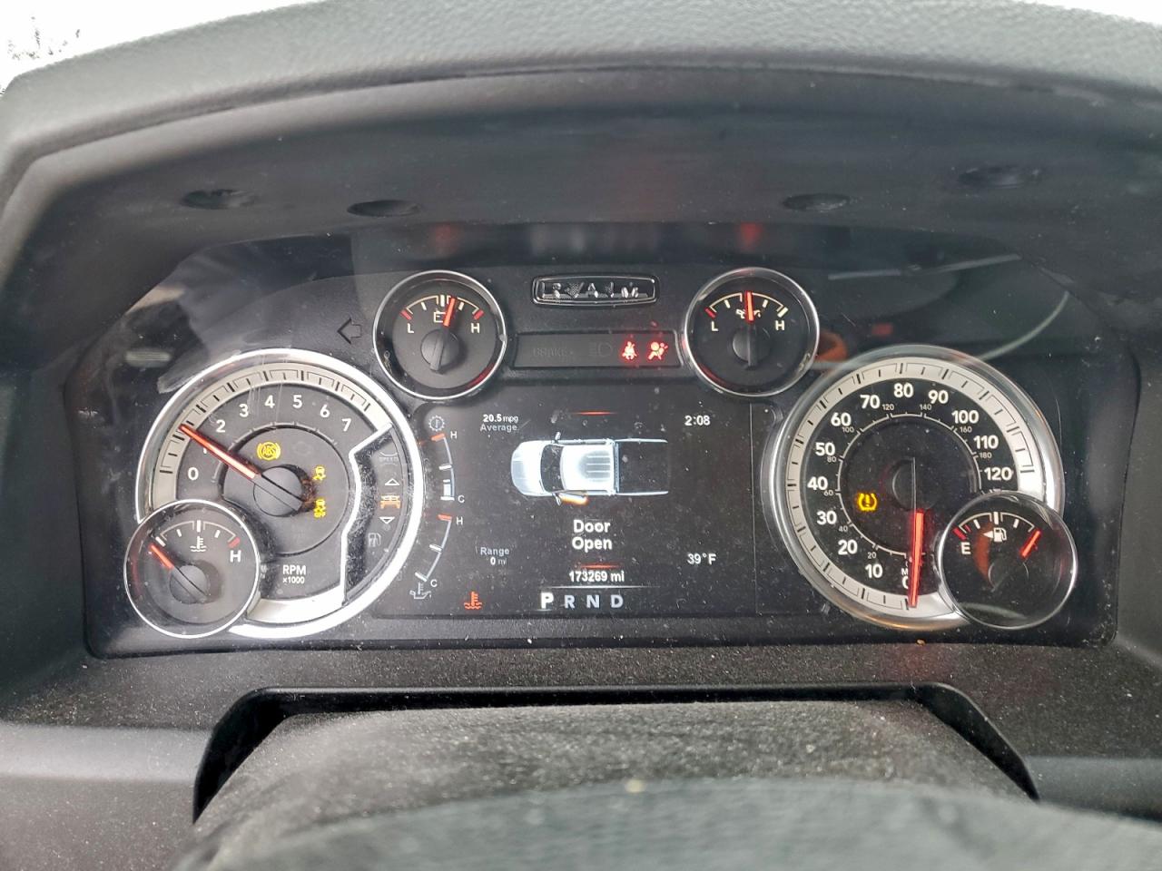 2019 RAM 1500 CLASSIC SLT photo 9