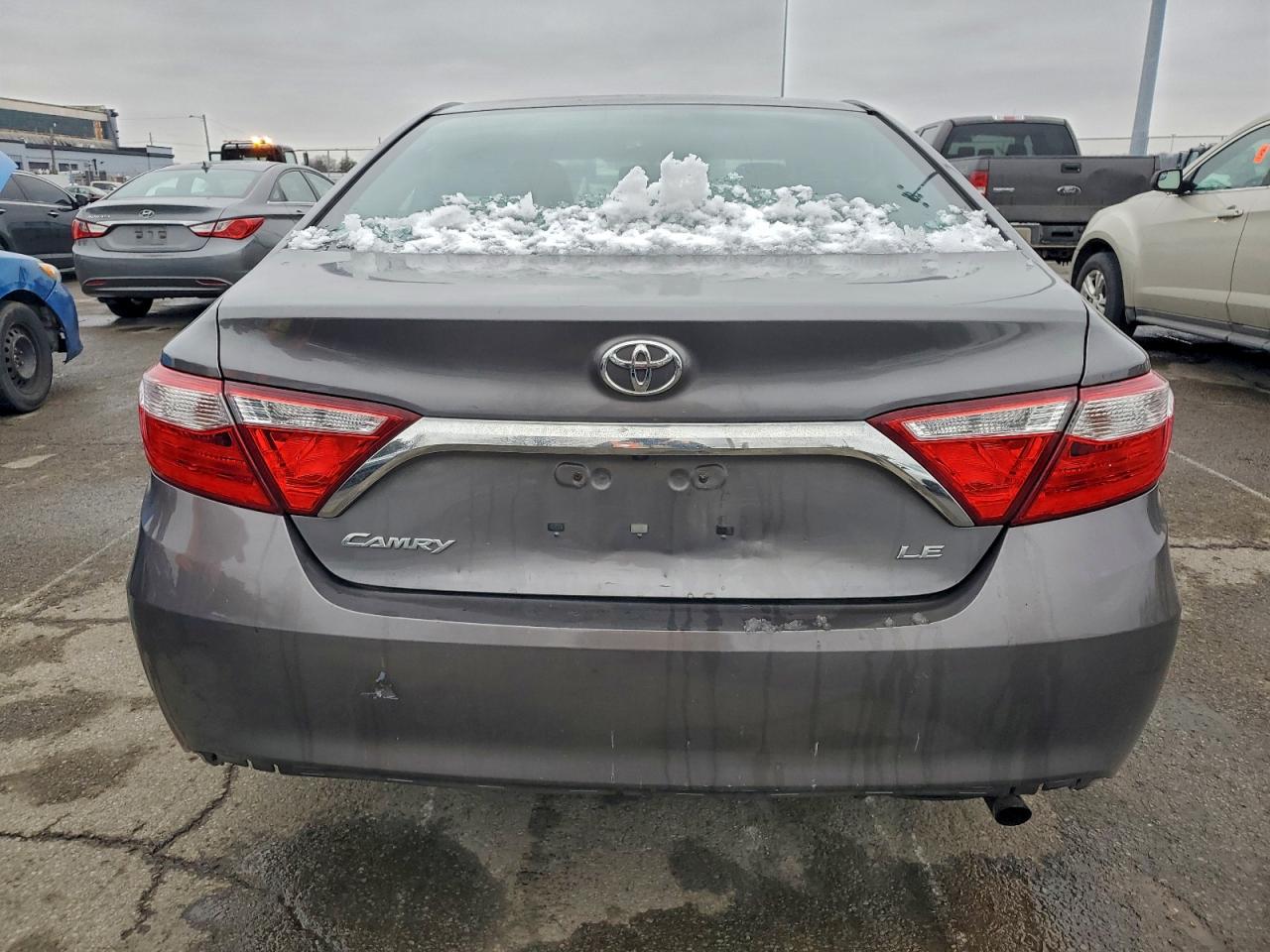 2017 TOYOTA CAMRY LE photo 6