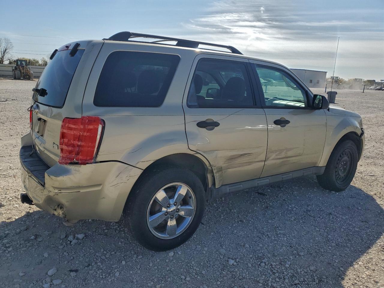 2011 FORD ESCAPE XLT photo 3