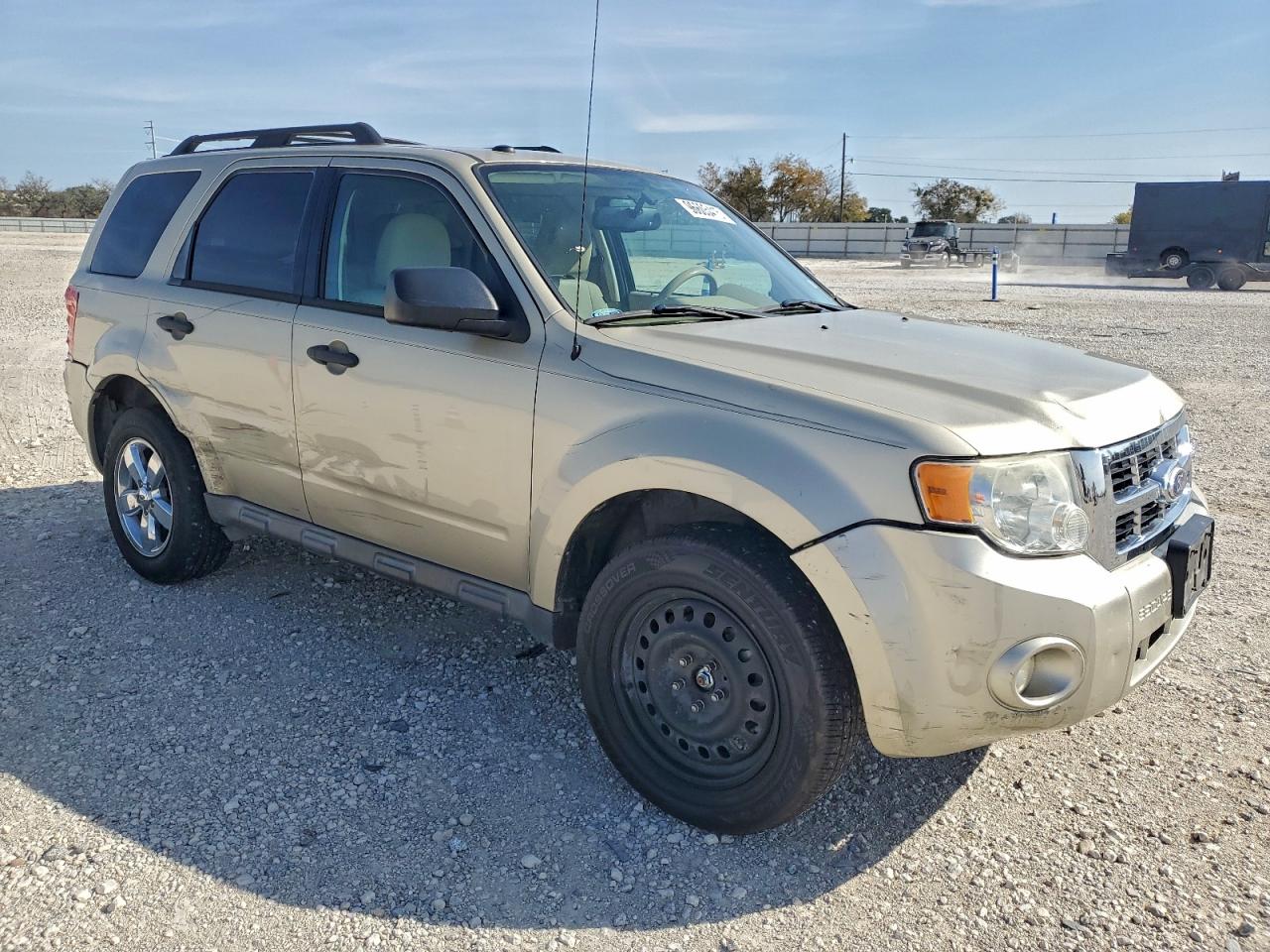 2011 FORD ESCAPE XLT photo 4