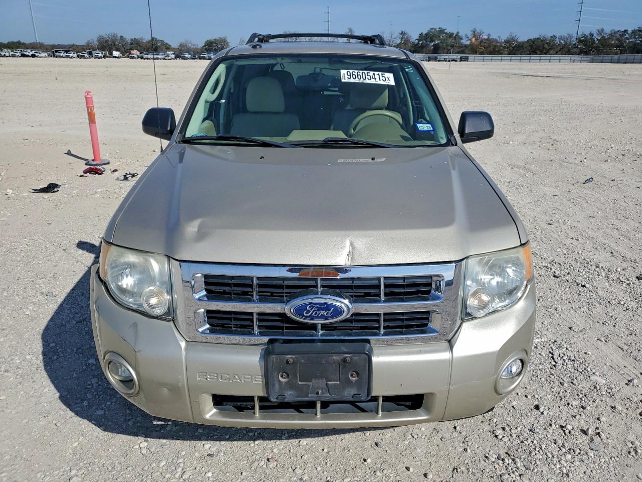2011 FORD ESCAPE XLT photo 5