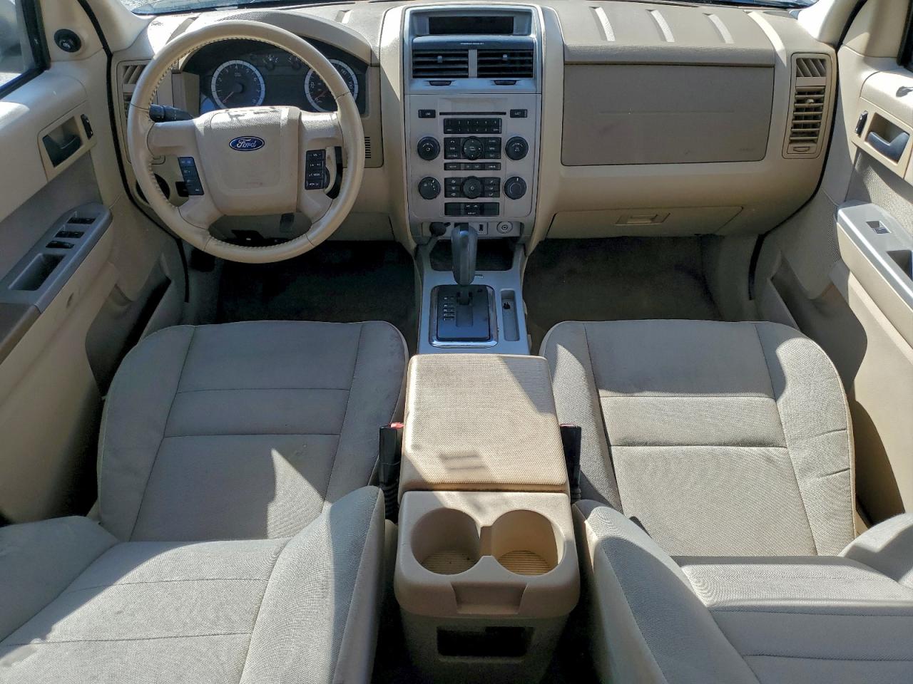2011 FORD ESCAPE XLT photo 8