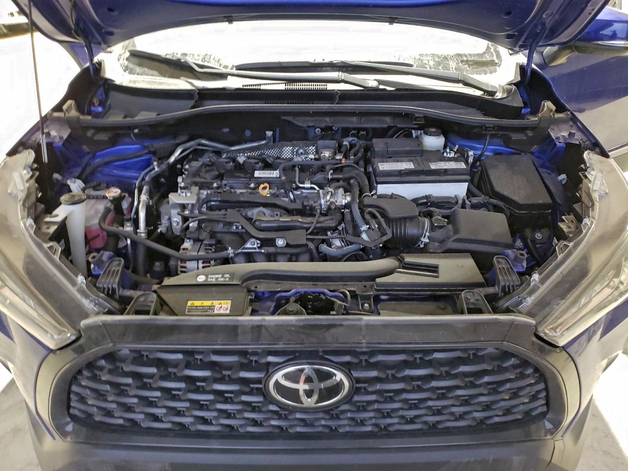 2024 TOYOTA COROLLA CROSS LE photo 12