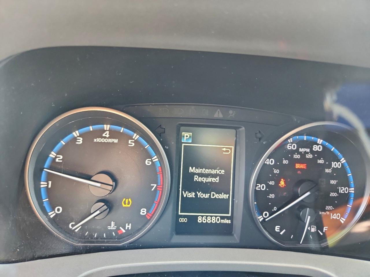 2018 TOYOTA RAV4 LE photo 9