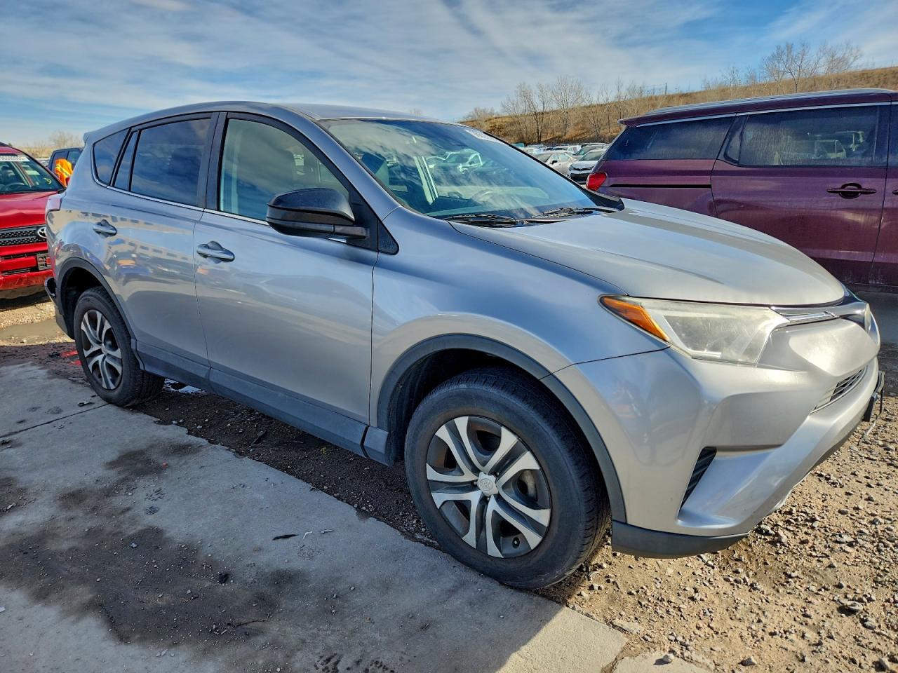2018 TOYOTA RAV4 LE photo 4