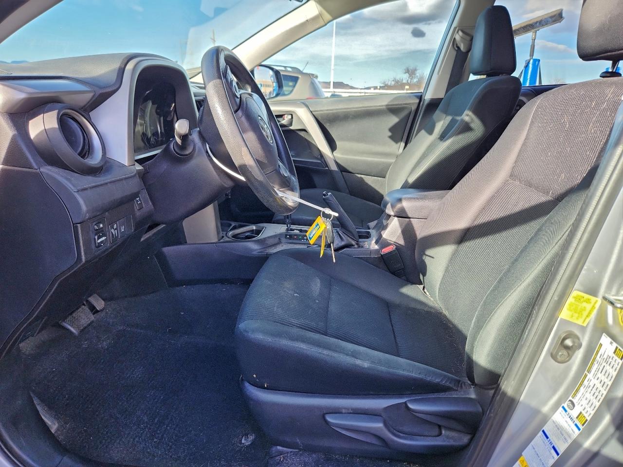 2018 TOYOTA RAV4 LE photo 7
