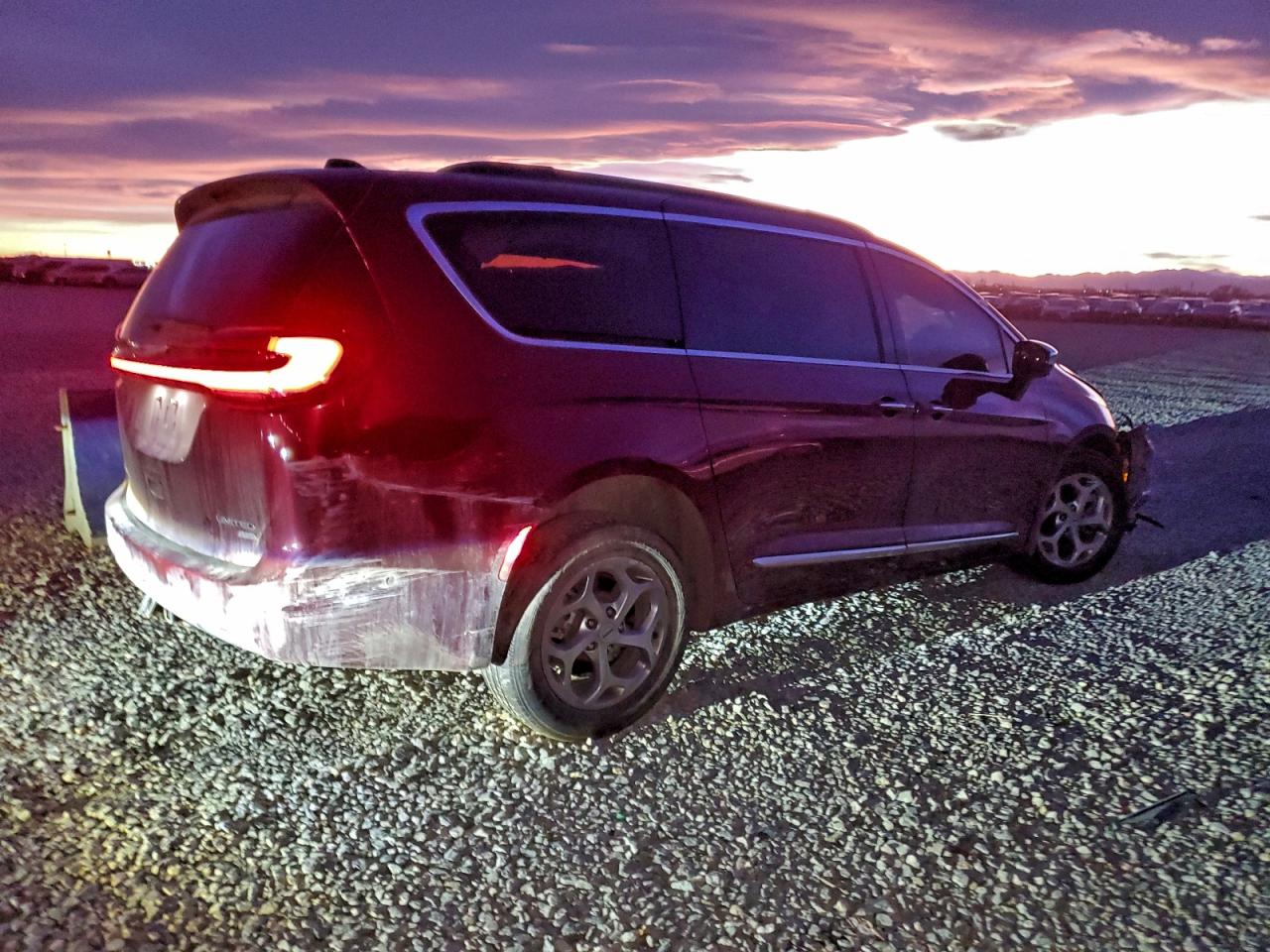 2023 CHRYSLER PACIFICA LIMITED photo 3