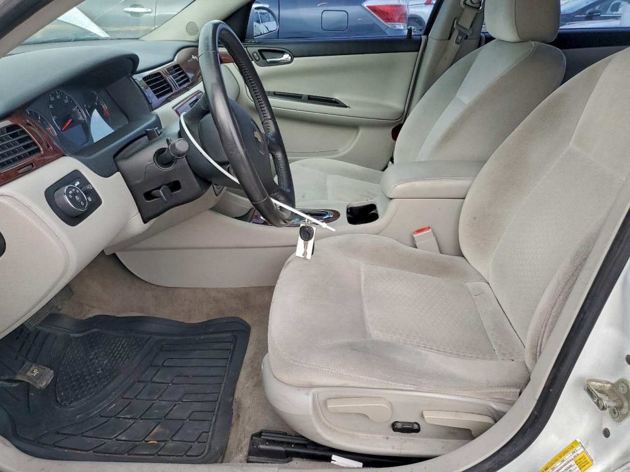2010 CHEVROLET IMPALA LT photo 7