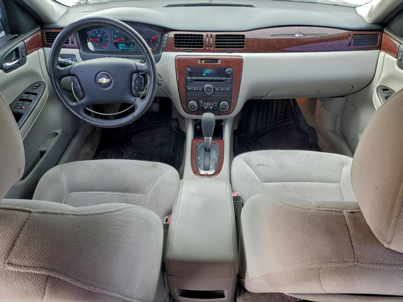 2010 CHEVROLET IMPALA LT photo 8