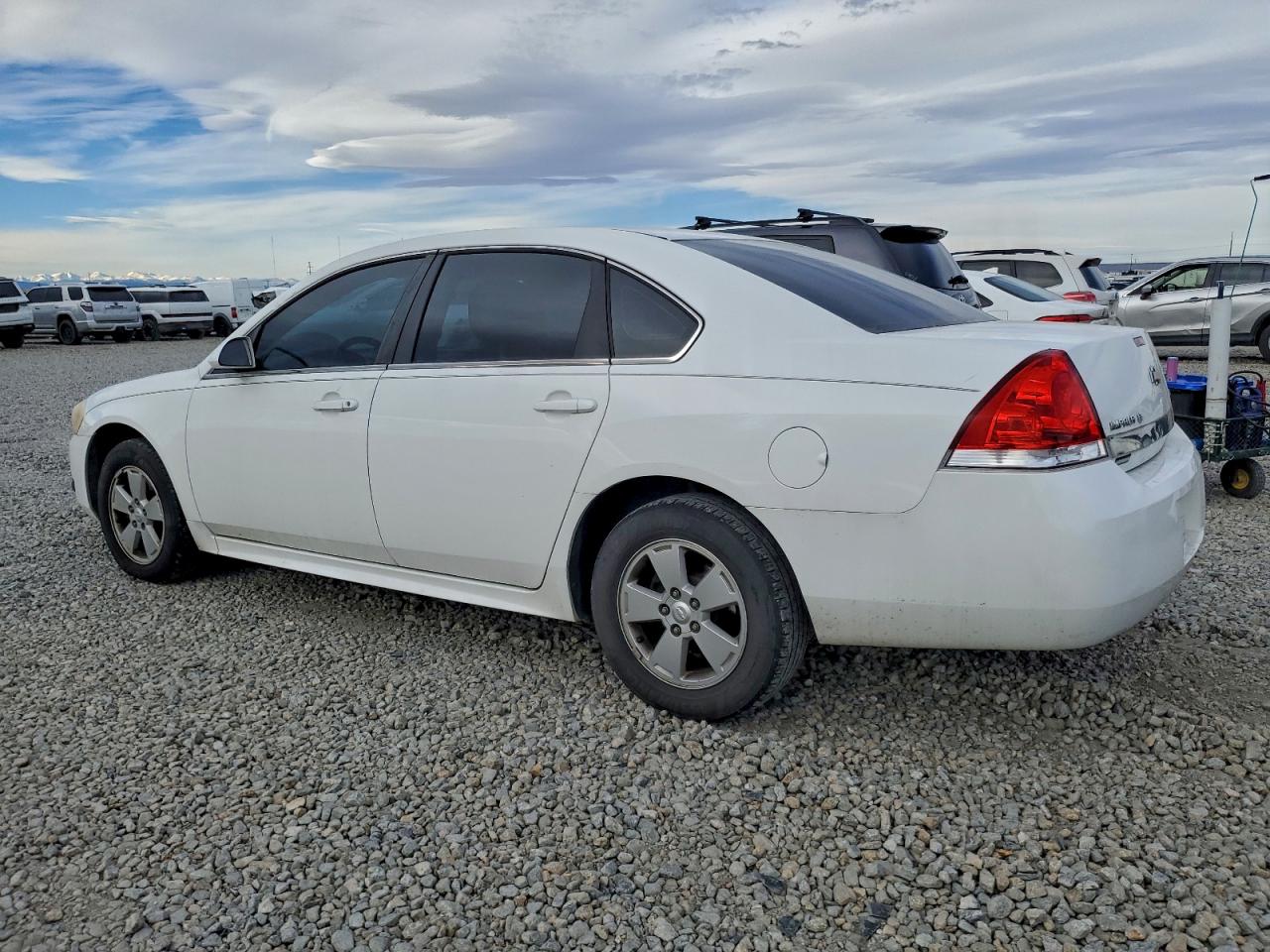2010 CHEVROLET IMPALA LT photo 2