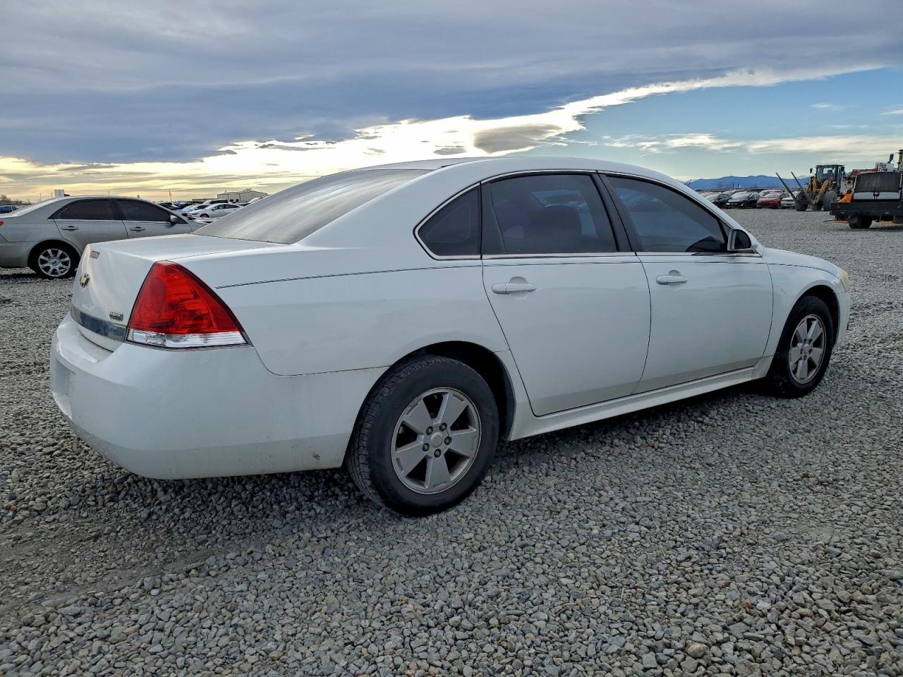 2010 CHEVROLET IMPALA LT photo 3