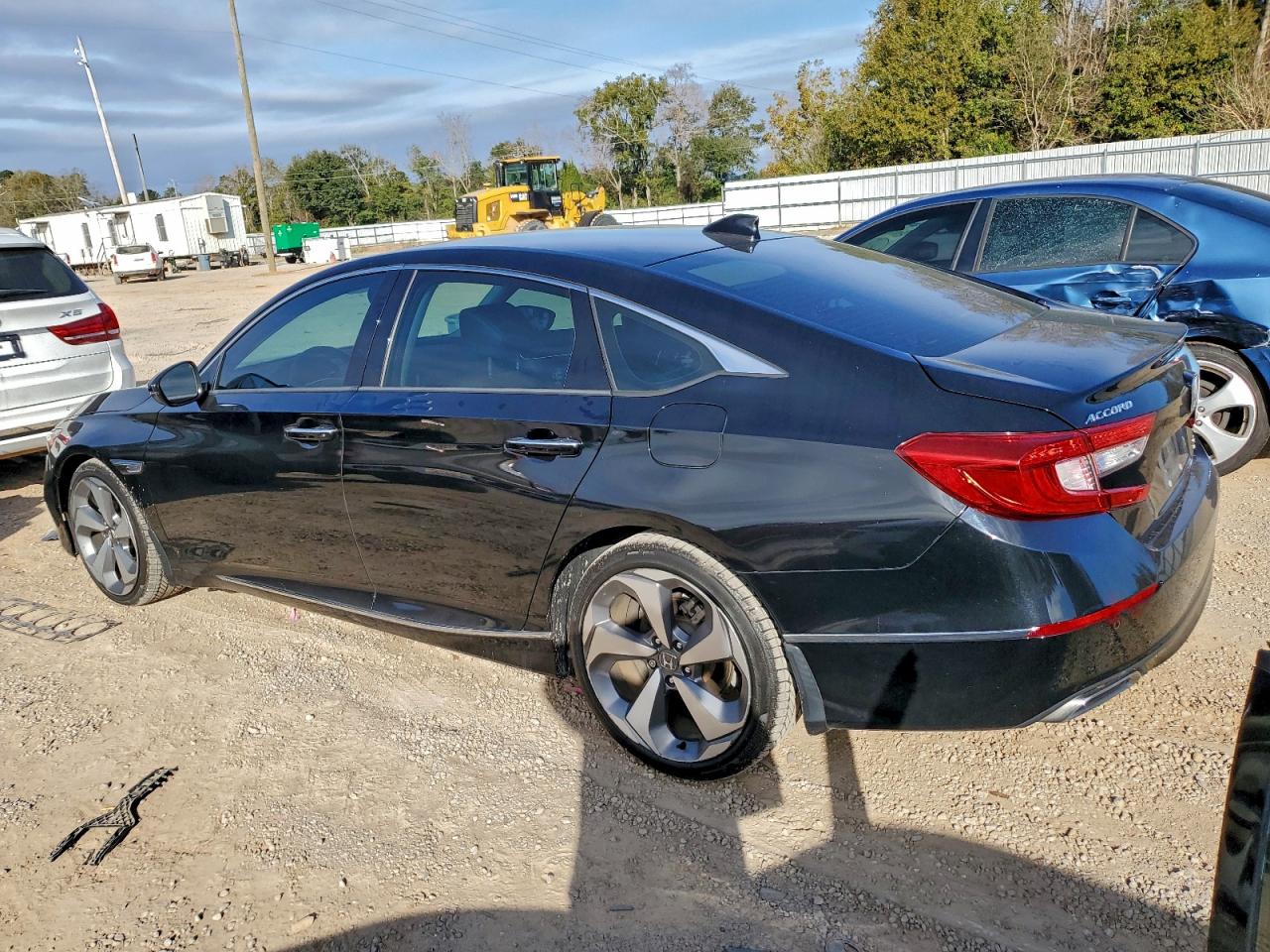 2020 HONDA ACCORD TOURING photo 2