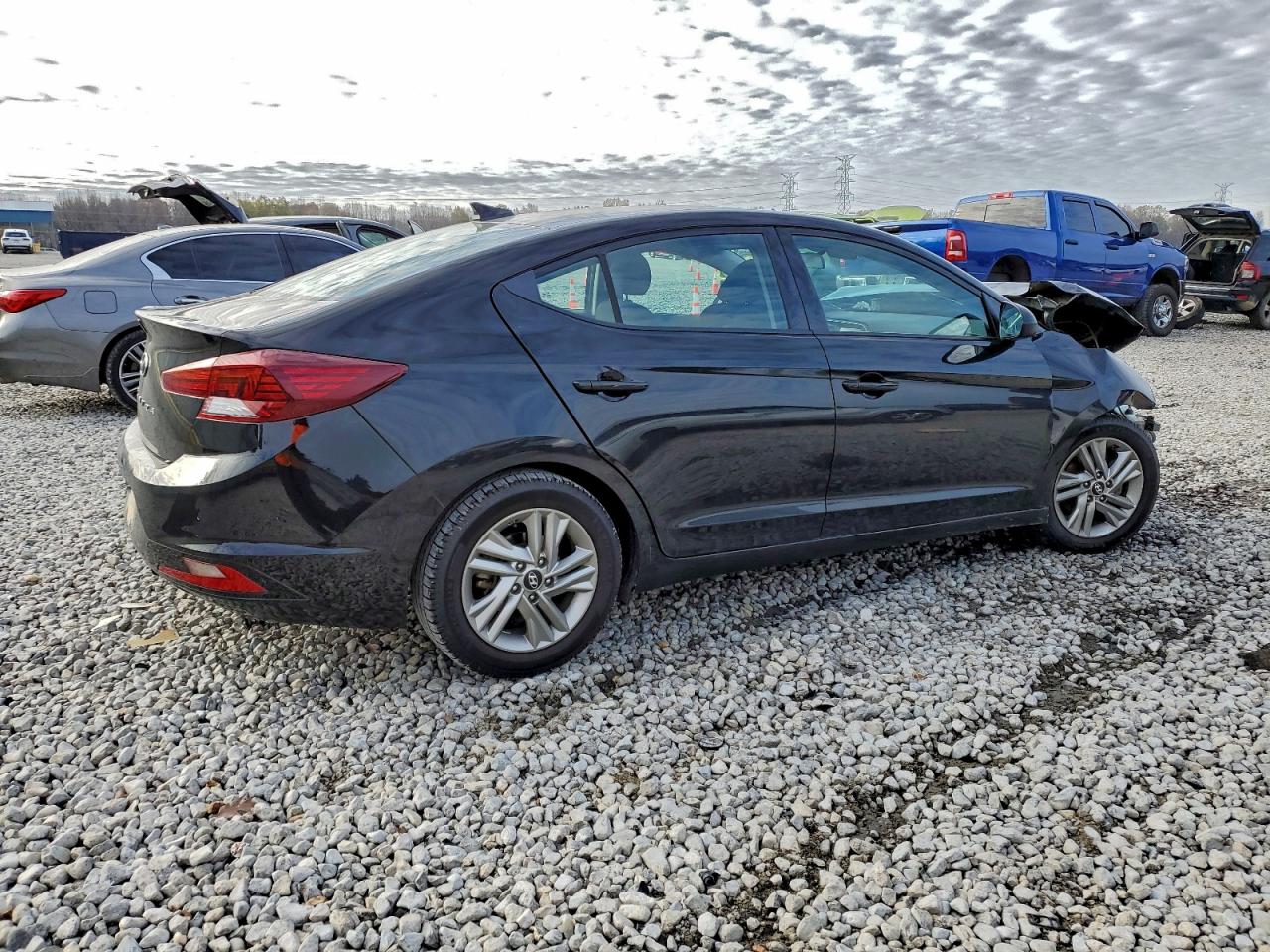 2019 HYUNDAI ELANTRA SEL photo 3